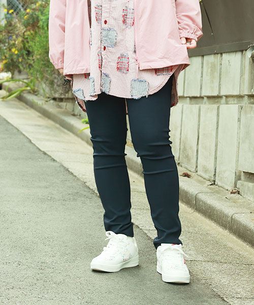 drug store's ブタ刺繍 フレア ロング ストレッチパンツ