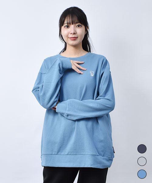 【スウェット トレーナー】 ふりむきスタンディ アップリケ トレーナー
